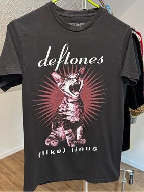 Deftones (like) linus graphic crewneck tee, slim fit medium